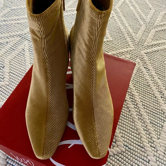 Impo Gold Ribbed Booties - Picture 2 of 4